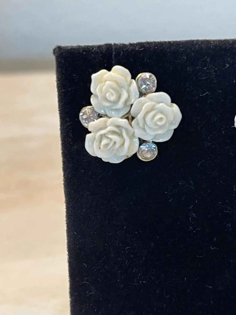 Vintage Style White Carved Rose Bracelet & Earring Jewelry Set
